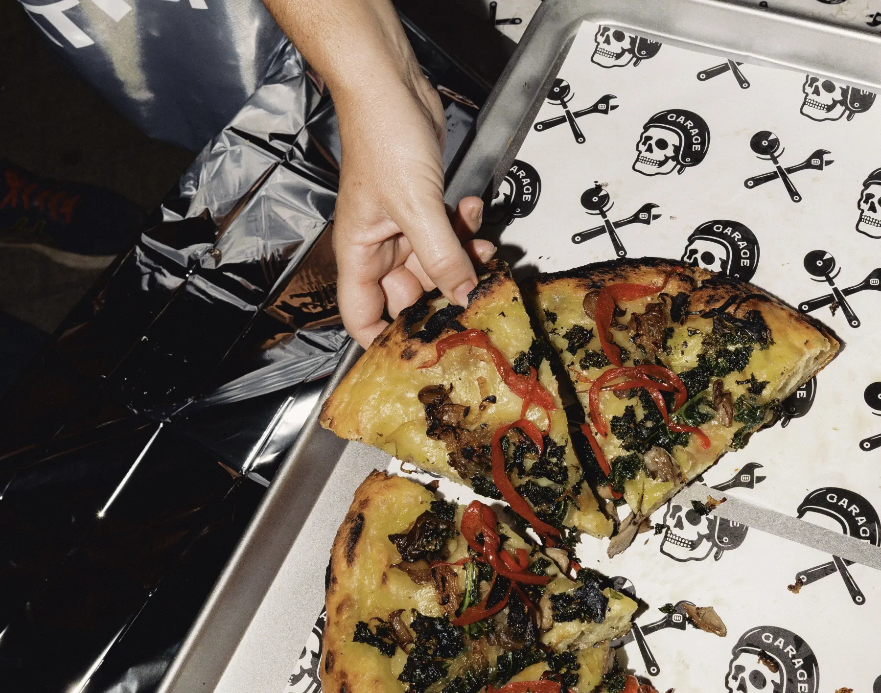 Garage Pizza — Social Media · Pizza & Bar
